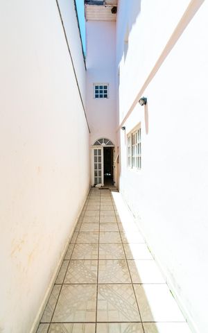 Casa à venda com 217m², 2 quartos e 2 vagas Casa à venda com 217m², 2 quartos e 2 vagasCorredor Externo