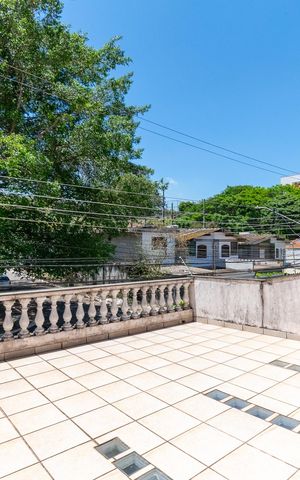 Casa à venda com 217m², 2 quartos e 2 vagas Casa à venda com 217m², 2 quartos e 2 vagasVaranda da Suíte 1