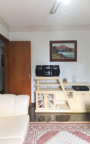 Apartamento à venda com 122m², 3 quartos e 2 vagas Apartamento à venda com 122m², 3 quartos e 2 vagasQuarto 1