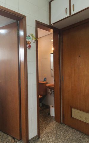 Apartamento à venda com 122m², 3 quartos e 2 vagas Apartamento à venda com 122m², 3 quartos e 2 vagasÁrea de Serviço