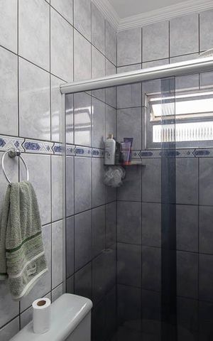 Casa à venda com 210m², 5 quartos e 2 vagas Casa à venda com 210m², 5 quartos e 2 vagasBanheiro da Suíte