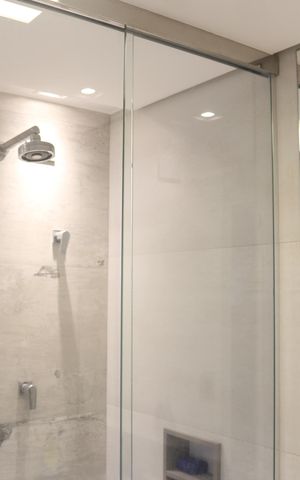 Apartamento à venda com 244m², 3 quartos e 4 vagasBanheiro da Suíte 2