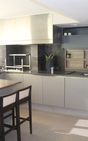 Apartamento à venda com 244m², 3 quartos e 4 vagasVaranda