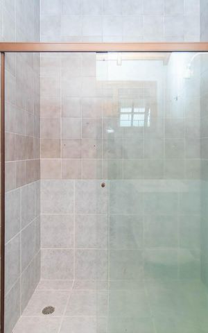 Casa à venda com 250m², 3 quartos e 3 vagasBanheiro 1