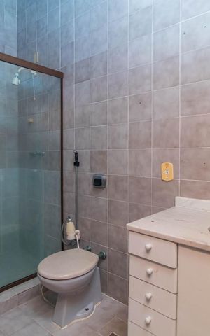 Casa à venda com 250m², 3 quartos e 3 vagasBanheiro 1