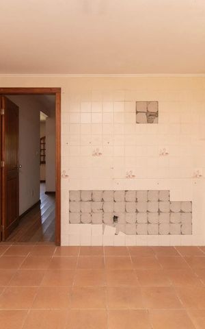 Casa à venda com 250m², 3 quartos e 3 vagasCozinha e Área de Serviço