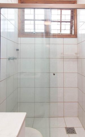 Casa à venda com 250m², 3 quartos e 3 vagasBanheiro 2