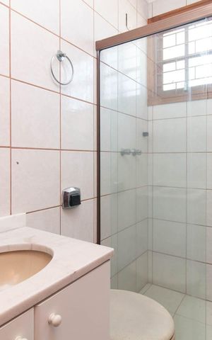 Casa à venda com 250m², 3 quartos e 3 vagasBanheiro 2