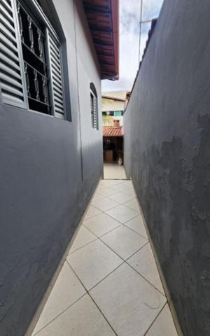 Casa à venda com 225m², 2 quartos e 2 vagas Casa à venda com 225m², 2 quartos e 2 vagasÁrea externa