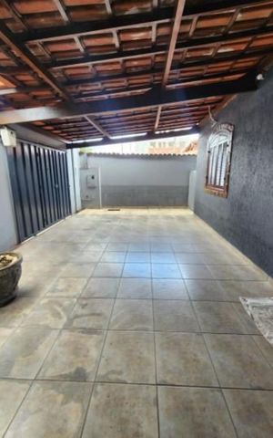 Casa à venda com 225m², 2 quartos e 2 vagas Casa à venda com 225m², 2 quartos e 2 vagasÁrea externa