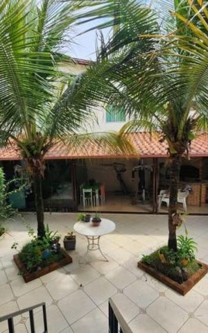 Casa à venda com 225m², 2 quartos e 2 vagas Casa à venda com 225m², 2 quartos e 2 vagasÁrea externa