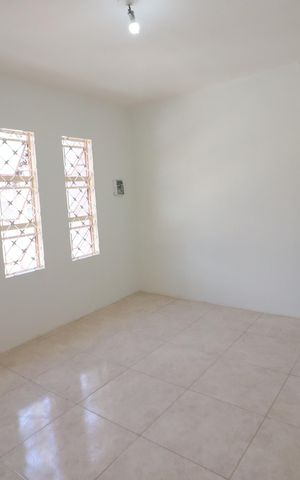 Casa à venda com 40m², 1 quarto e sem vagaSala/Quarto