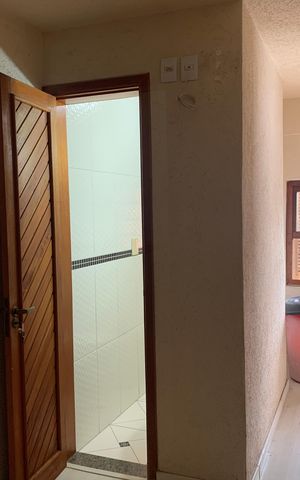 Casa à venda com 350m², 5 quartos e 8 vagasSuíte 2