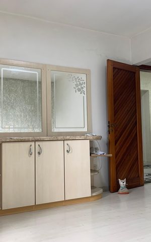 Casa à venda com 350m², 5 quartos e 8 vagassuite