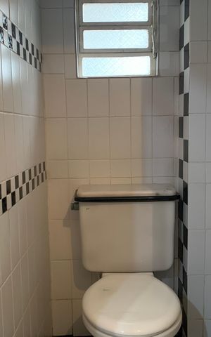 Casa à venda com 350m², 5 quartos e 8 vagasBanheiro 2