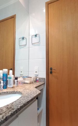 Apartamento à venda com 83m², 3 quartos e 2 vagas Apartamento à venda com 83m², 3 quartos e 2 vagasBanheiro