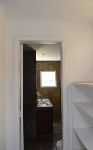Casa de condomínio à venda com 300m², 4 quartos e 2 vagas Casa de condomínio à venda com 300m², 4 quartos e 2 vagasCloset Suíte 1