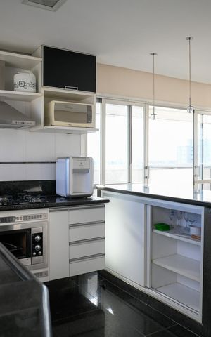 Apartamento à venda com 100m², 2 quartos e 2 vagasCozinha