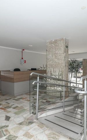 Apartamento à venda com 95m², 2 quartos e sem vagaHall de entrada