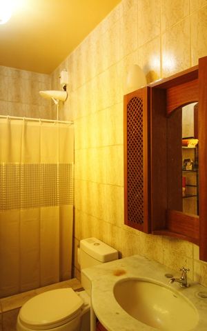 Casa à venda com 321m², 5 quartos e 2 vagasBanheiro 1