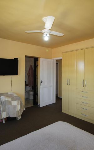 Casa à venda com 321m², 5 quartos e 2 vagasSuíte 1