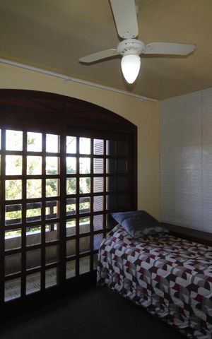 Casa à venda com 321m², 5 quartos e 2 vagasQuarto 3