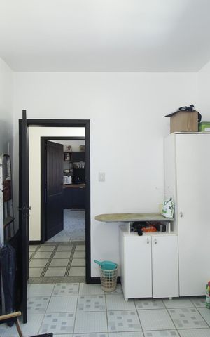 Casa à venda com 321m², 5 quartos e 2 vagasLavanderia