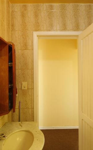 Casa à venda com 321m², 5 quartos e 2 vagasBanheiro 1