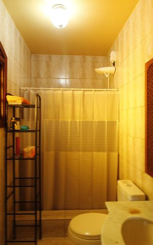 Casa à venda com 321m², 5 quartos e 2 vagasBanheiro 1