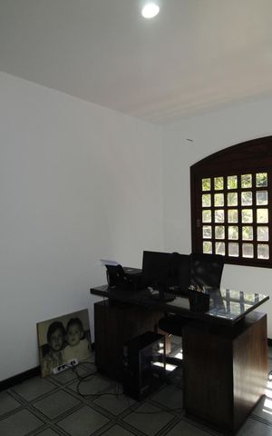 Casa à venda com 321m², 5 quartos e 2 vagasEscritório