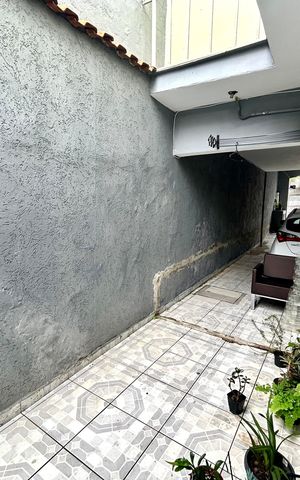 Casa à venda com 200m², 3 quartos e 3 vagas Casa à venda com 200m², 3 quartos e 3 vagasGaragem