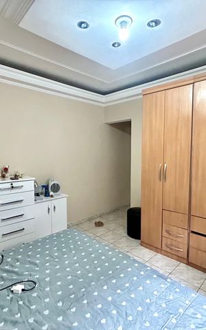 Casa à venda com 200m², 3 quartos e 3 vagas Casa à venda com 200m², 3 quartos e 3 vagasQuarto Suíte