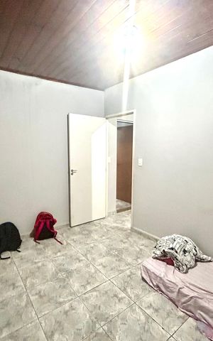 Casa à venda com 200m², 3 quartos e 3 vagas Casa à venda com 200m², 3 quartos e 3 vagasQuarto 2
