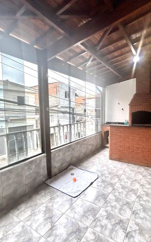 Casa à venda com 200m², 3 quartos e 3 vagas Casa à venda com 200m², 3 quartos e 3 vagasVaranda gourmet