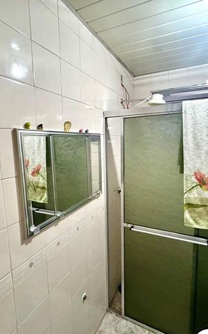 Casa à venda com 200m², 3 quartos e 3 vagas Casa à venda com 200m², 3 quartos e 3 vagasBanheiro 1