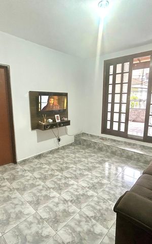 Casa à venda com 200m², 3 quartos e 3 vagas Casa à venda com 200m², 3 quartos e 3 vagasSala
