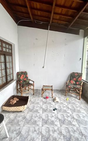 Casa à venda com 200m², 3 quartos e 3 vagas Casa à venda com 200m², 3 quartos e 3 vagasVaranda gourmet