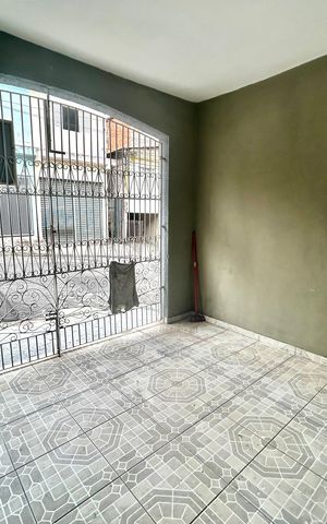 Casa à venda com 200m², 3 quartos e 3 vagas Casa à venda com 200m², 3 quartos e 3 vagasGaragem