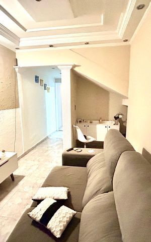 Casa à venda com 200m², 3 quartos e 3 vagas Casa à venda com 200m², 3 quartos e 3 vagasSala