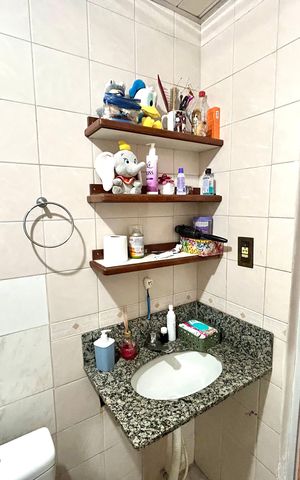 Casa à venda com 200m², 3 quartos e 3 vagas Casa à venda com 200m², 3 quartos e 3 vagasBanheiro 1
