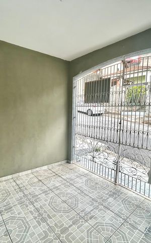 Casa à venda com 200m², 3 quartos e 3 vagas Casa à venda com 200m², 3 quartos e 3 vagasGaragem