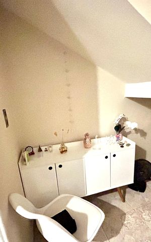 Casa à venda com 200m², 3 quartos e 3 vagas Casa à venda com 200m², 3 quartos e 3 vagasSala