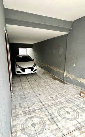 Casa à venda com 200m², 3 quartos e 3 vagas Casa à venda com 200m², 3 quartos e 3 vagasGaragem