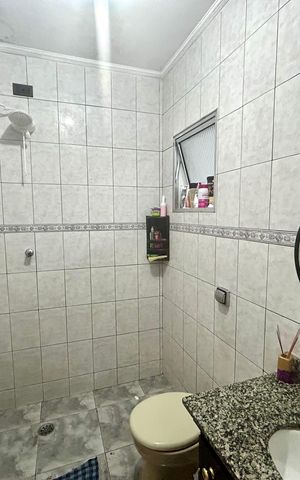 Casa à venda com 200m², 3 quartos e 3 vagas Casa à venda com 200m², 3 quartos e 3 vagasBanheiro 2