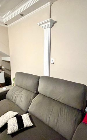 Casa à venda com 200m², 3 quartos e 3 vagas Casa à venda com 200m², 3 quartos e 3 vagasSala