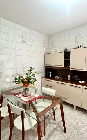 Casa à venda com 200m², 3 quartos e 3 vagas Casa à venda com 200m², 3 quartos e 3 vagasCozinha
