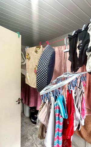Casa à venda com 200m², 3 quartos e 3 vagas Casa à venda com 200m², 3 quartos e 3 vagasÁrea de Serviço