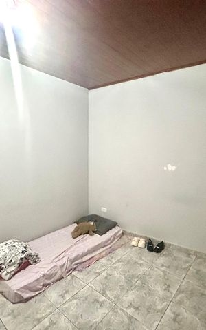 Casa à venda com 200m², 3 quartos e 3 vagas Casa à venda com 200m², 3 quartos e 3 vagasQuarto 2