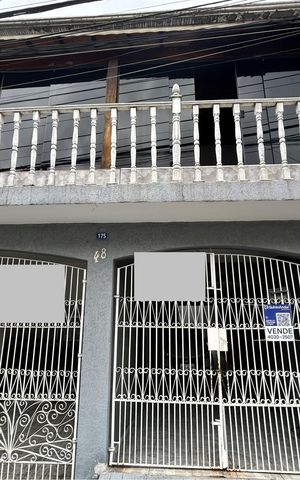 Casa à venda com 200m², 3 quartos e 3 vagas Casa à venda com 200m², 3 quartos e 3 vagasPlaca Instalada na Fachada do Imóvel