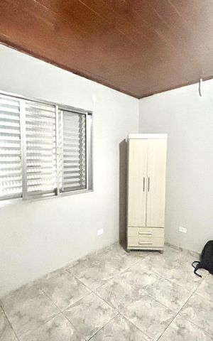 Casa à venda com 200m², 3 quartos e 3 vagas Casa à venda com 200m², 3 quartos e 3 vagasQuarto 2